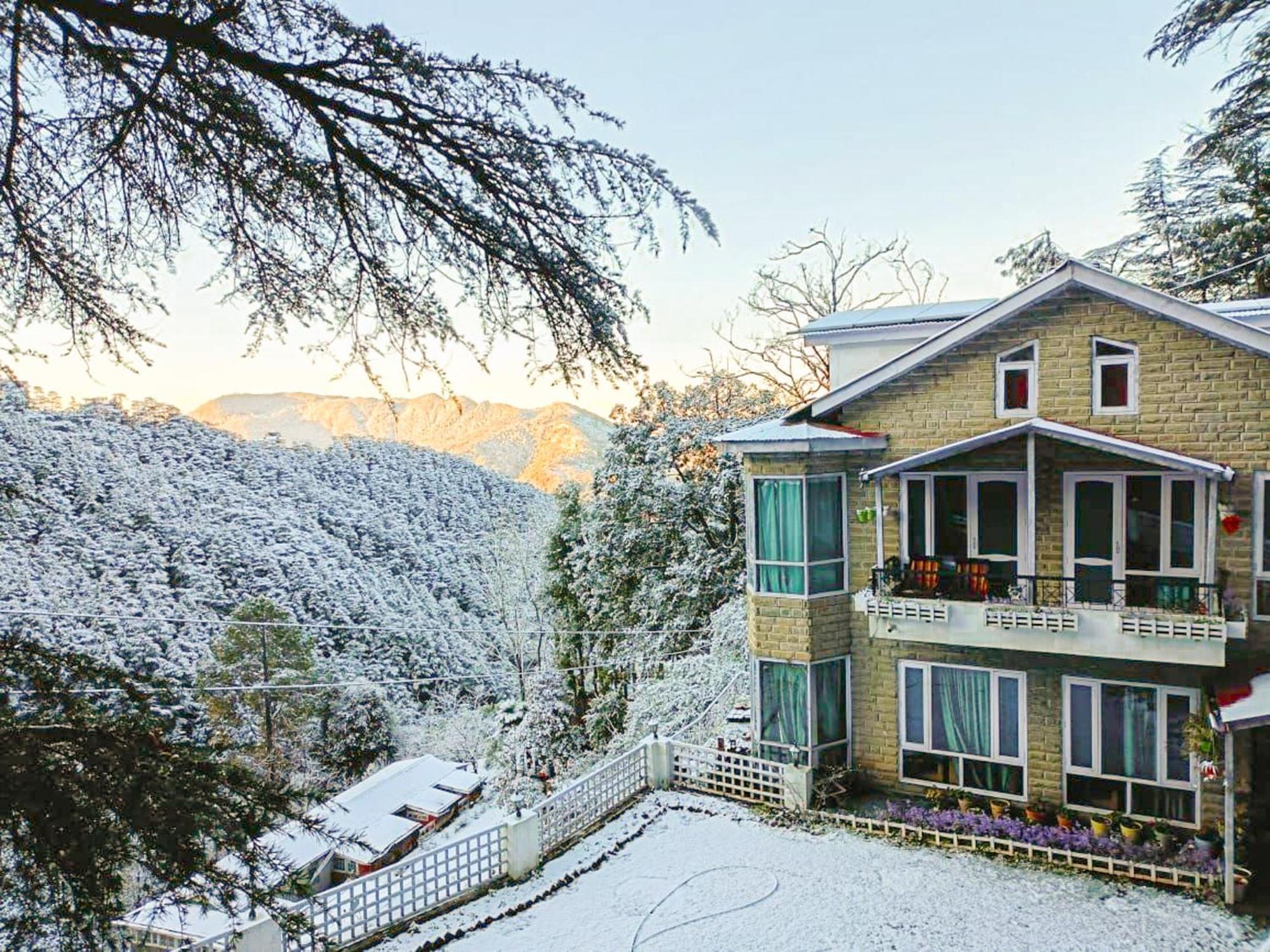 Whispering Pines Shimla Exterior photo
